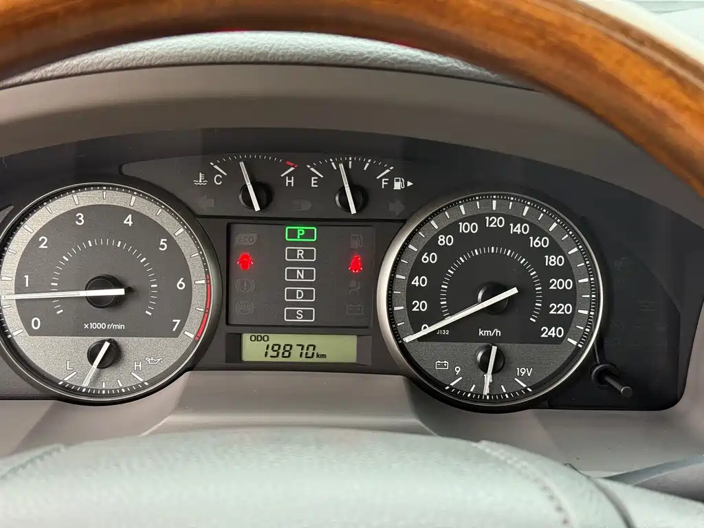 Toyota Land Cruiser 2018 — фото 14