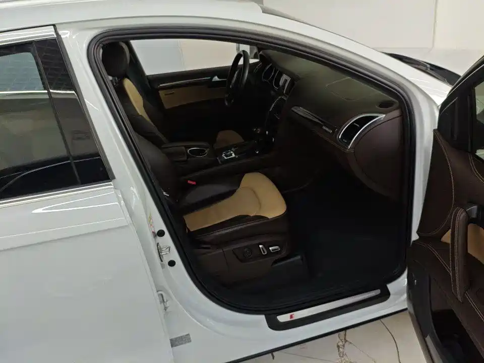 Audi Q7 2015 — фото 10