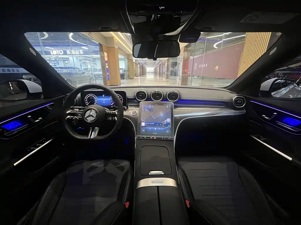 Mercedes-Benz C-Class 2023 — фото 5