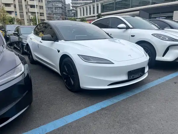 Tesla Model 3 2023