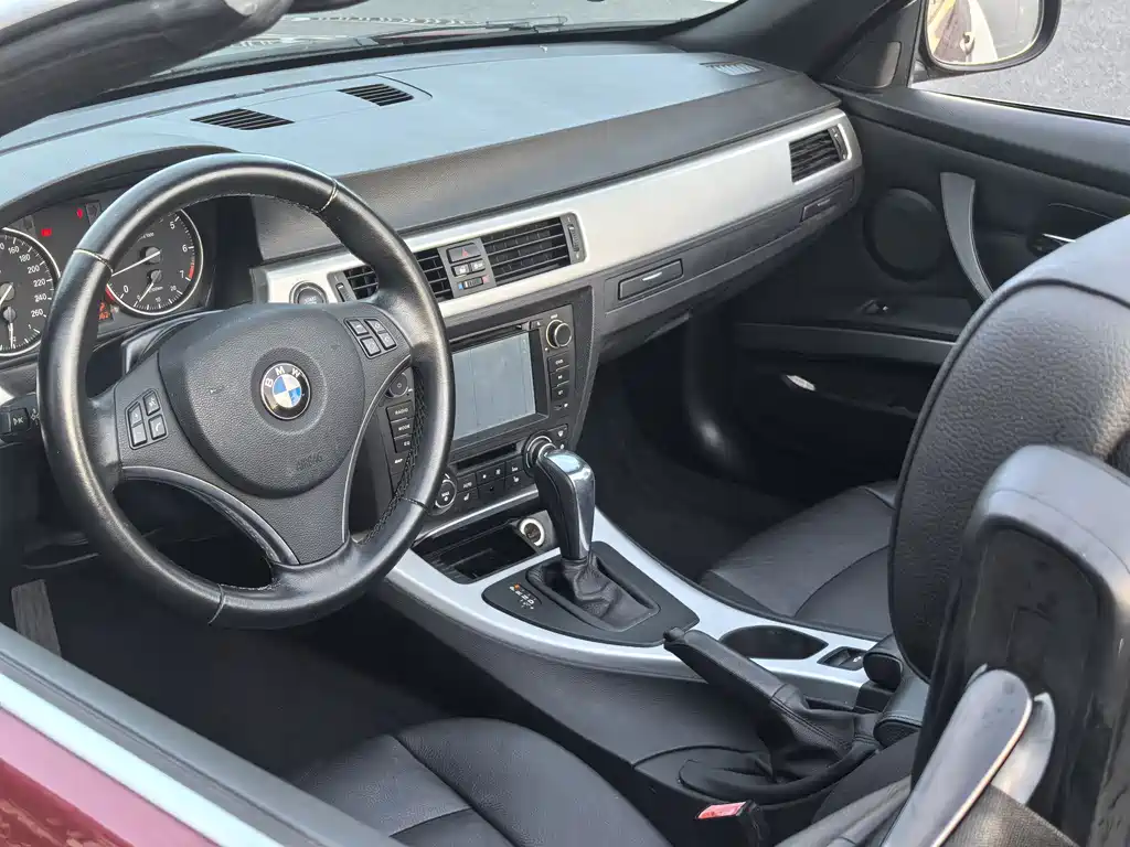 BMW 3 Series 2011 — фото 10
