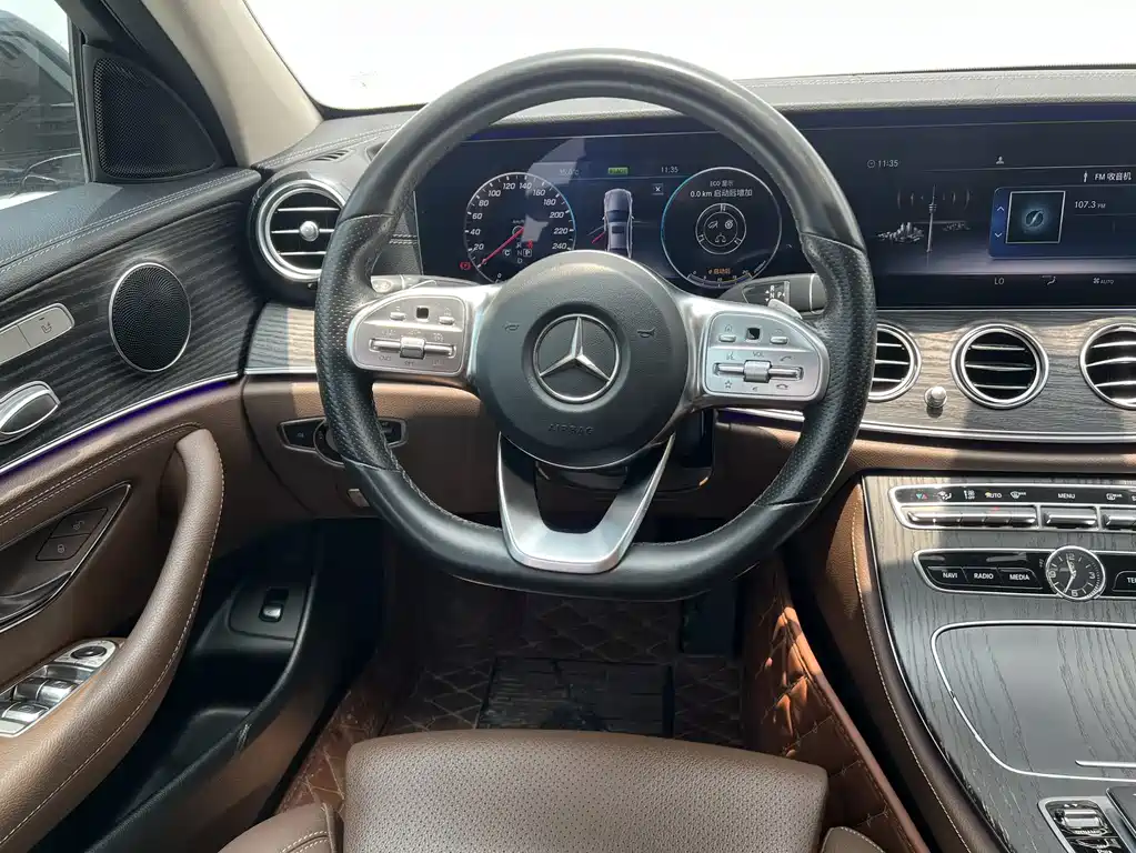 Mercedes-Benz E-Class 2019 — фото 7