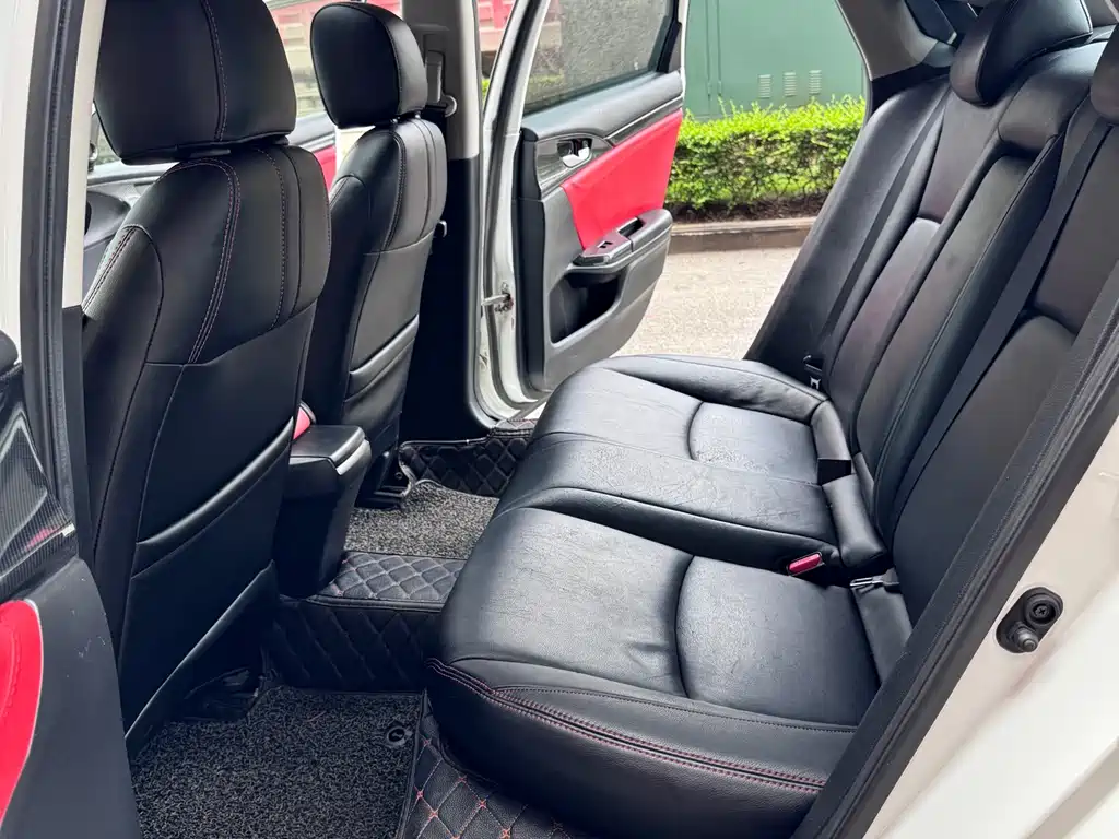Honda Civic 2018 — фото 12