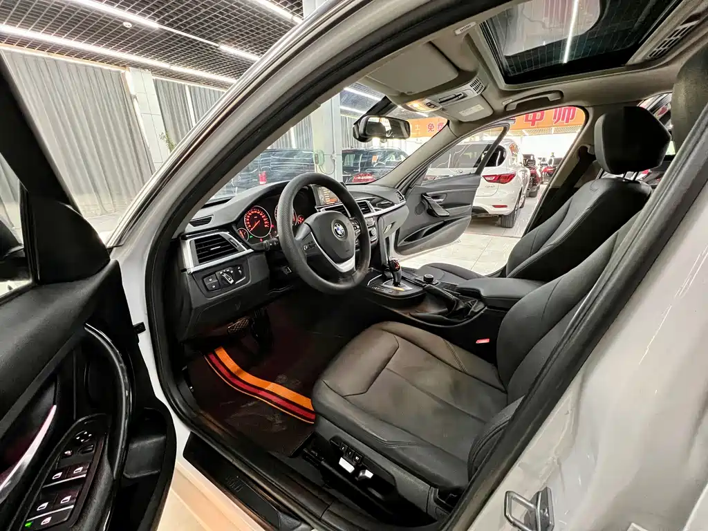 BMW 3 Series 2017 — фото 10