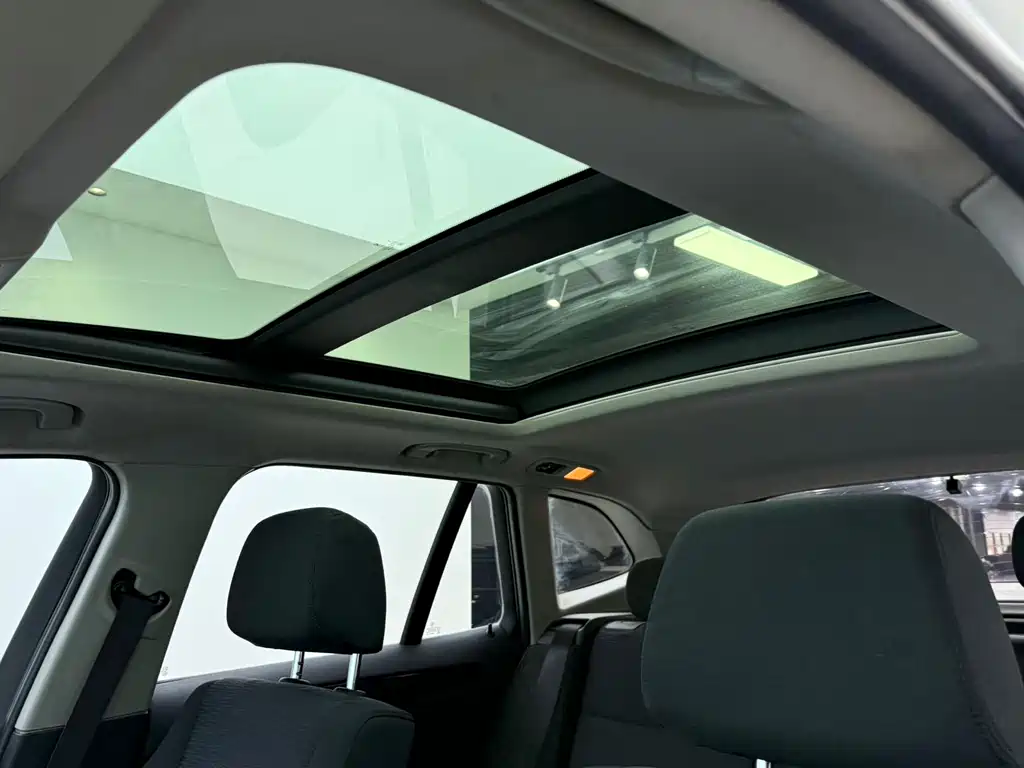 BMW X1 2015 — фото 11