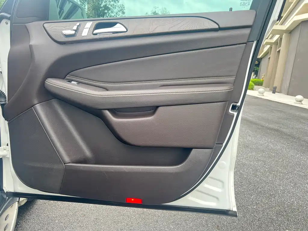 Mercedes-Benz GLE 2018 — фото 39