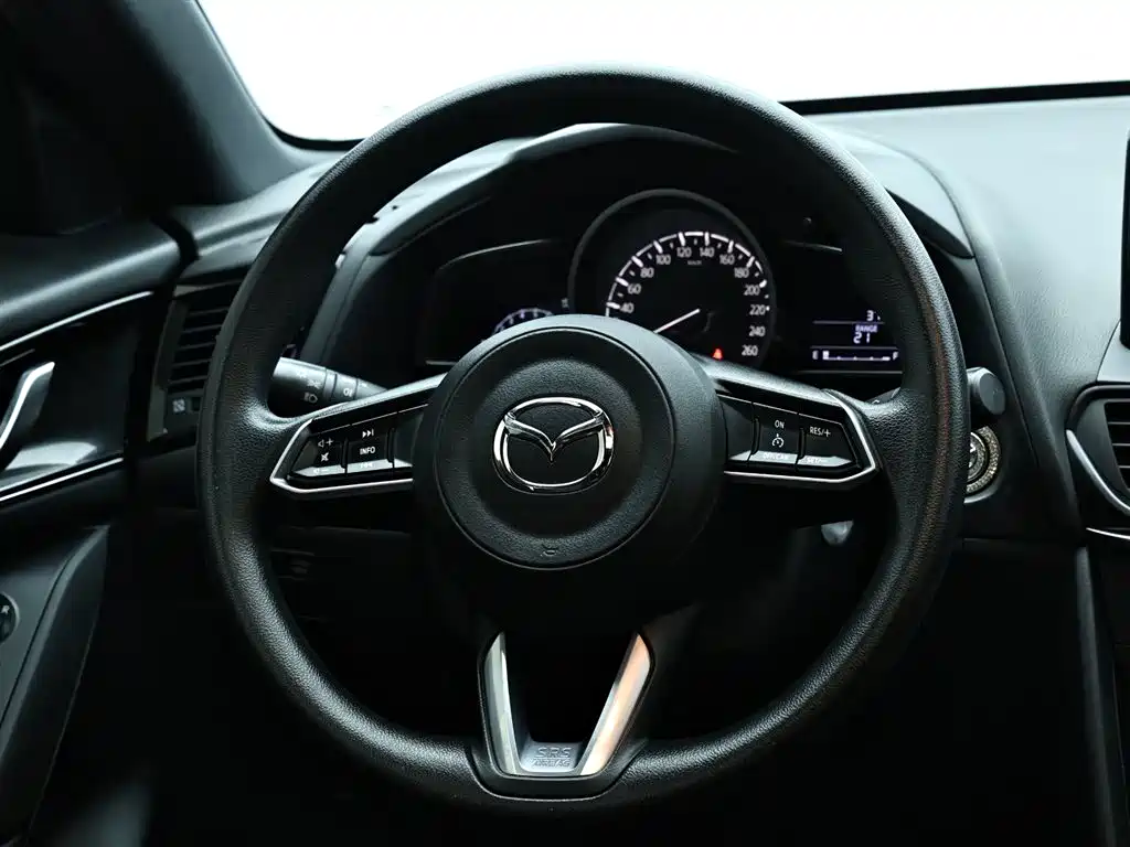 Mazda CX-4 2023 — фото 16