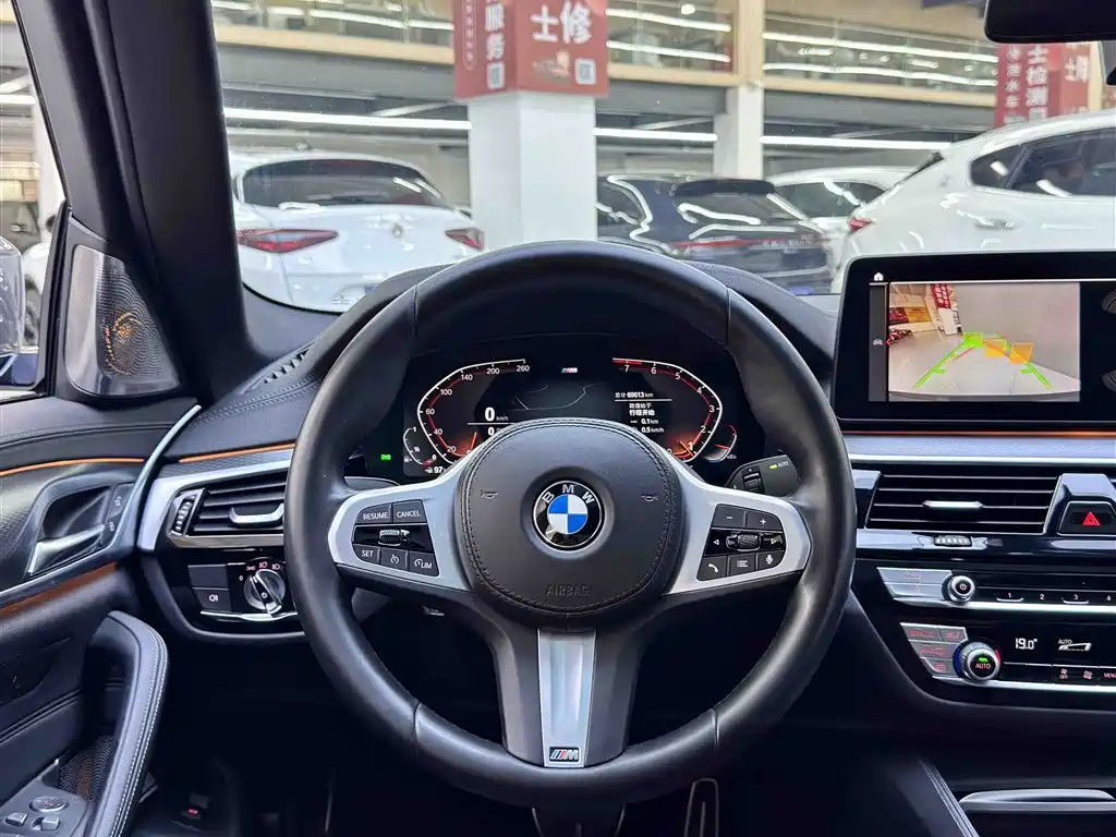 BMW 5 Series 2021 — фото 10