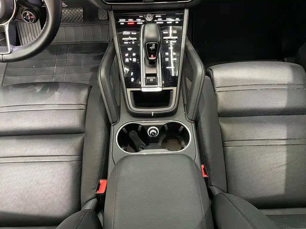 Porsche Cayenne New Energy 2019 — фото 12