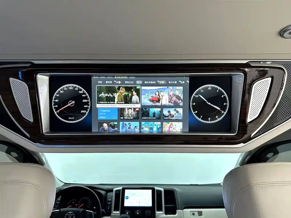 Toyota Hiace 2021 — фото 12