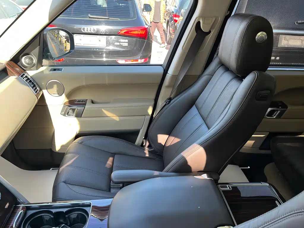 Land Rover Range Rover 2018 — фото 11