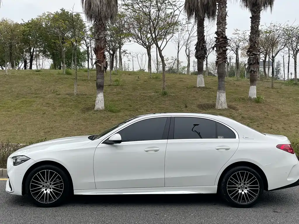 Mercedes-Benz C-Class 2023