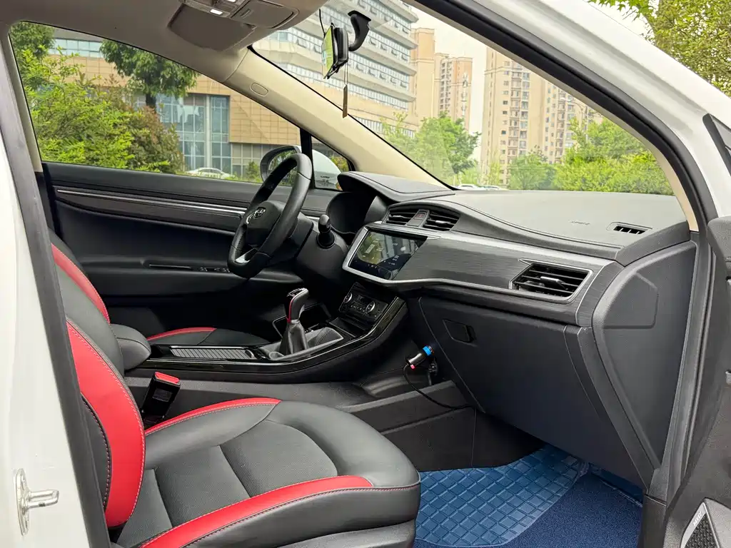 Geely Emgrand GS 2021 — фото 11