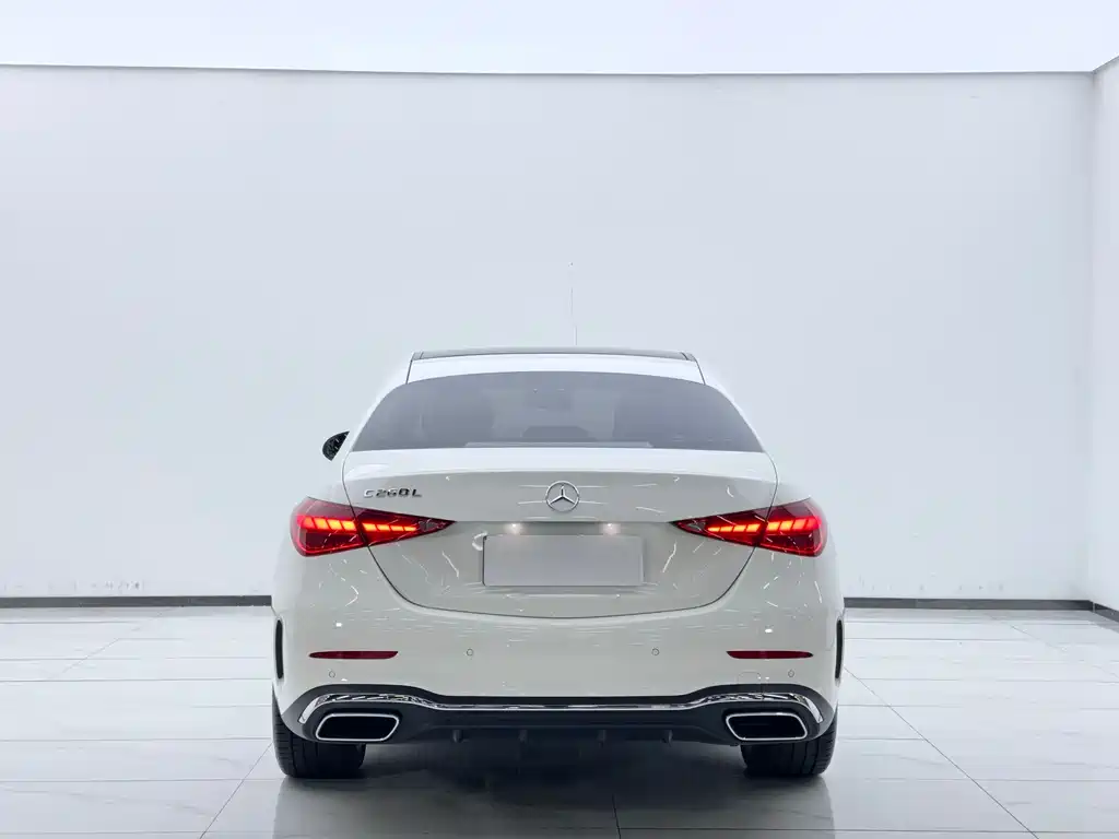Mercedes-Benz C-Class 2025 — фото 11