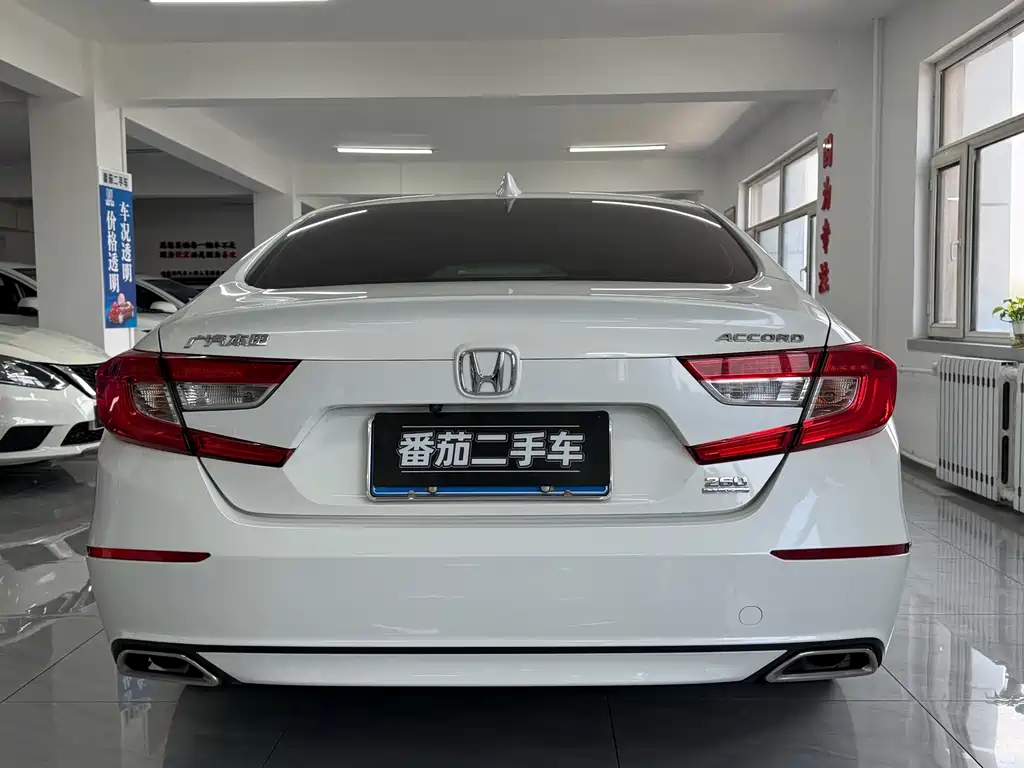 Honda Accord 2019 — фото 12