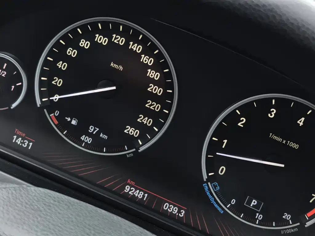 BMW 7 Series 2011 — фото 15