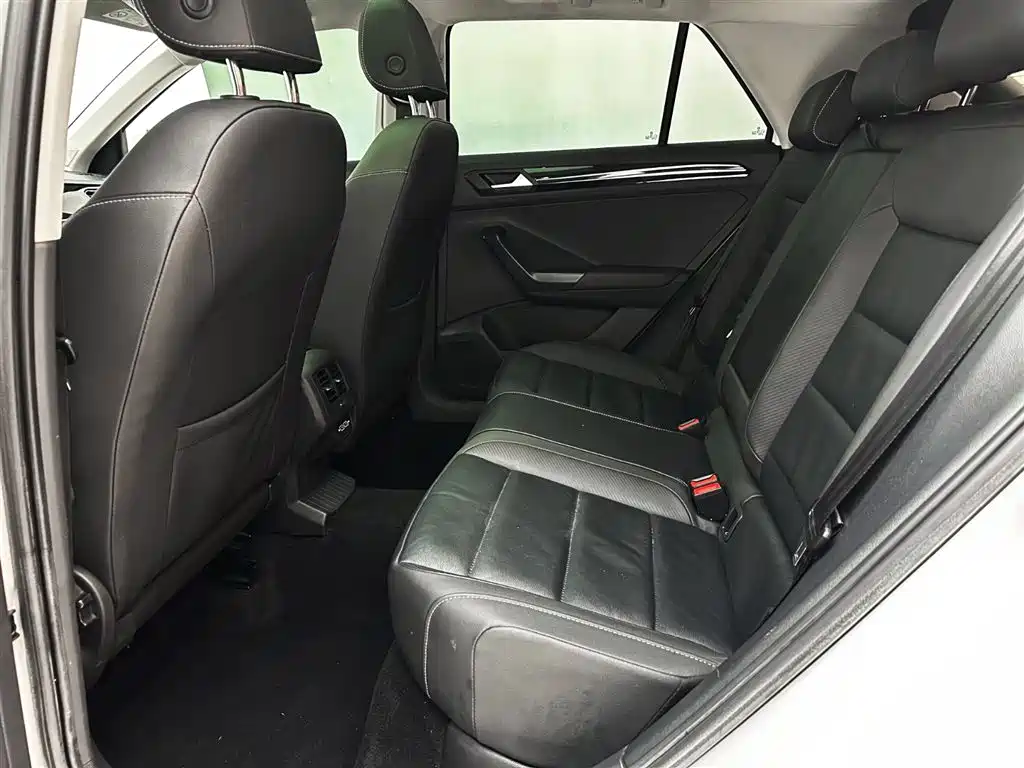 Volkswagen T-Roc 2022 — фото 13