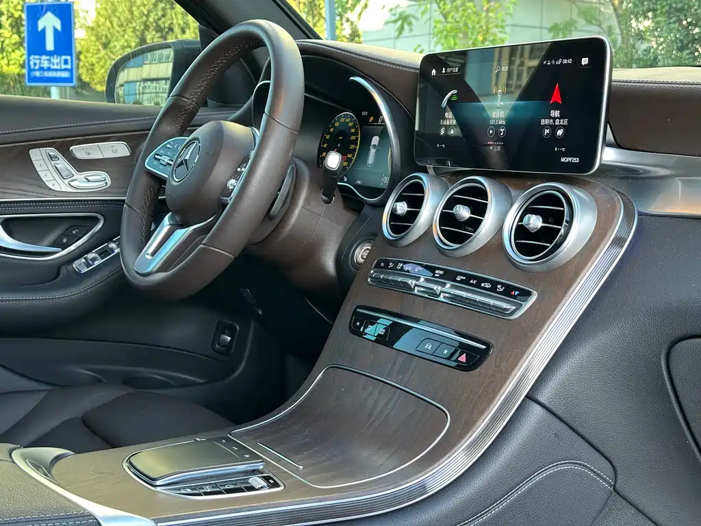 Mercedes-Benz GLC 2020 — фото 12