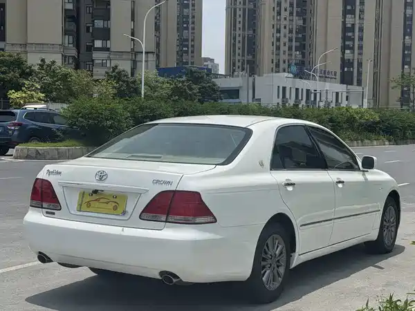 Toyota Crown 2005