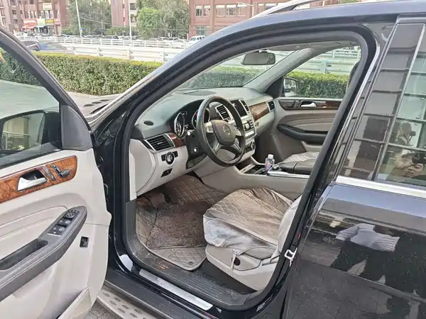 Mercedes-Benz M-Class 2013