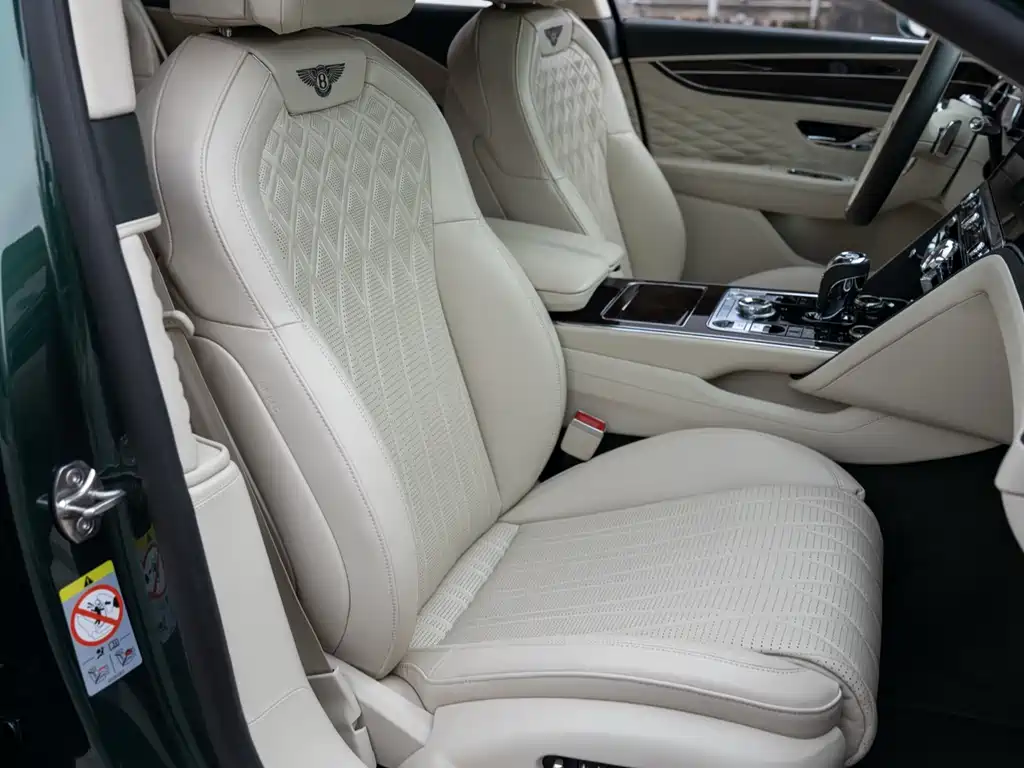 Bentley Flying Spur 2021 — фото 19