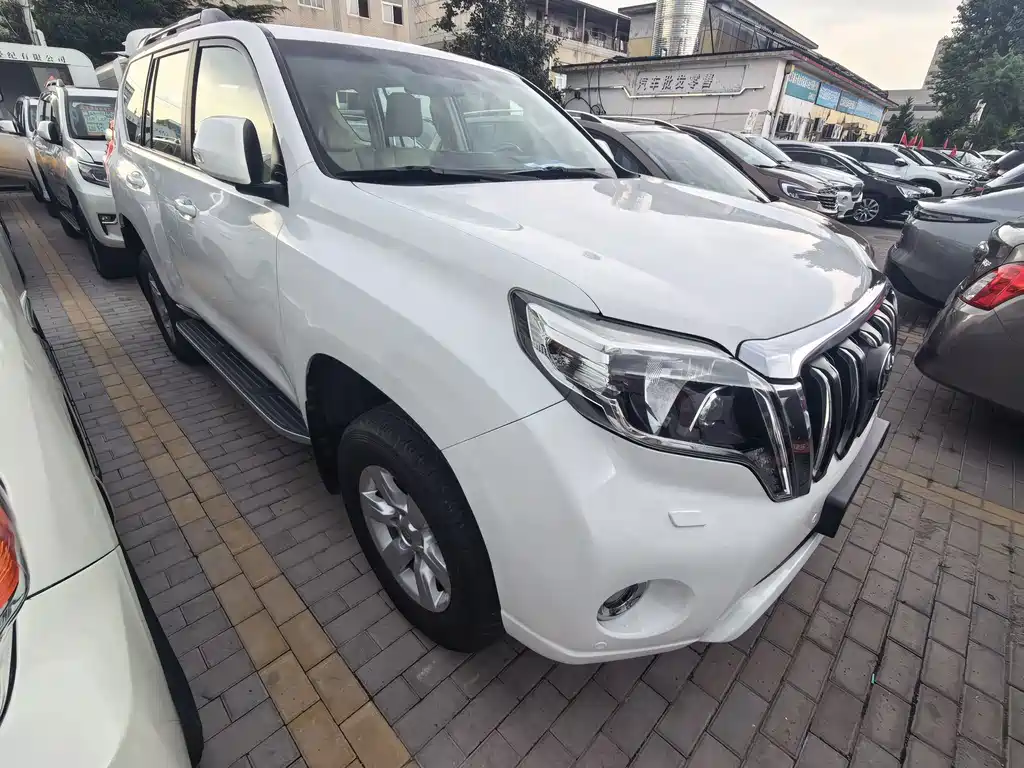 Toyota Prado 2014 — фото 3