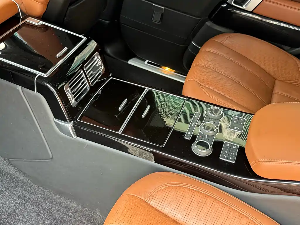 Land Rover Range Rover 2019 — фото 12