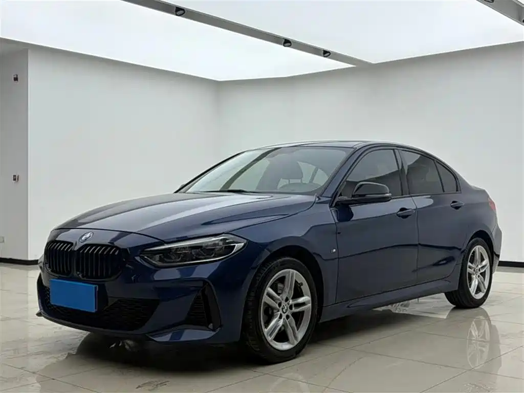 BMW 1 Series 2021 — фото 1