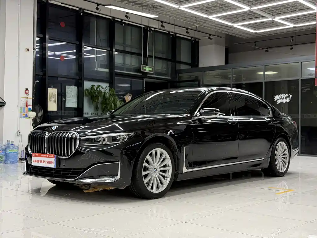 BMW 7 Series 2020 — фото 1