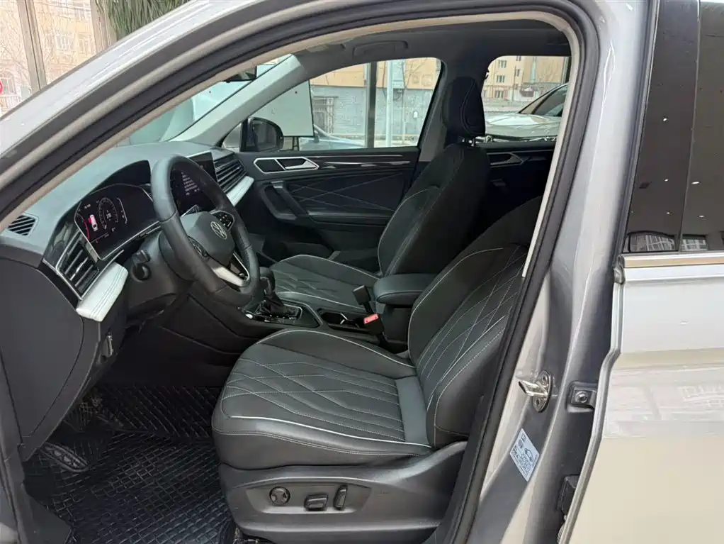 Volkswagen Tiguan L 2023 — фото 13
