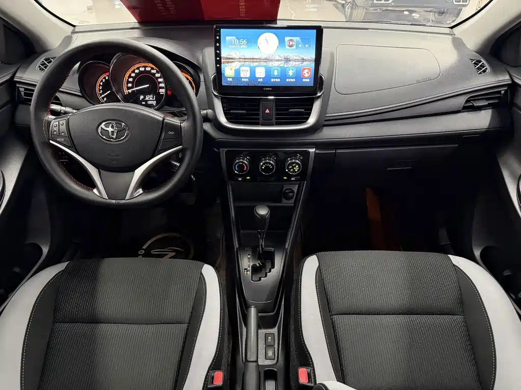 Toyota Yaris L 2022 — фото 13