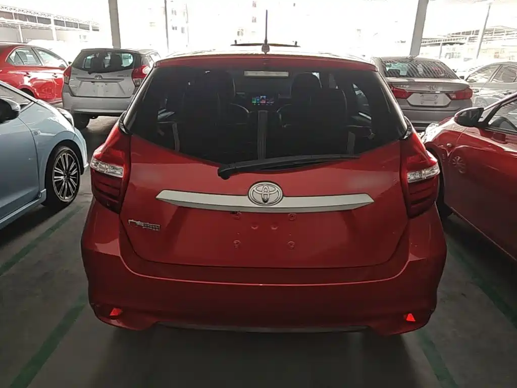 Toyota Yaris L 2019 — фото 6