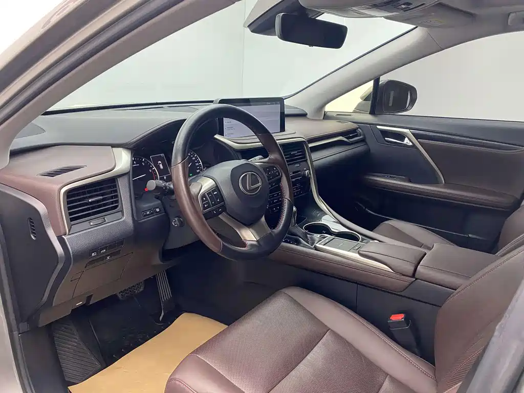 Lexus RX 2020 — фото 15