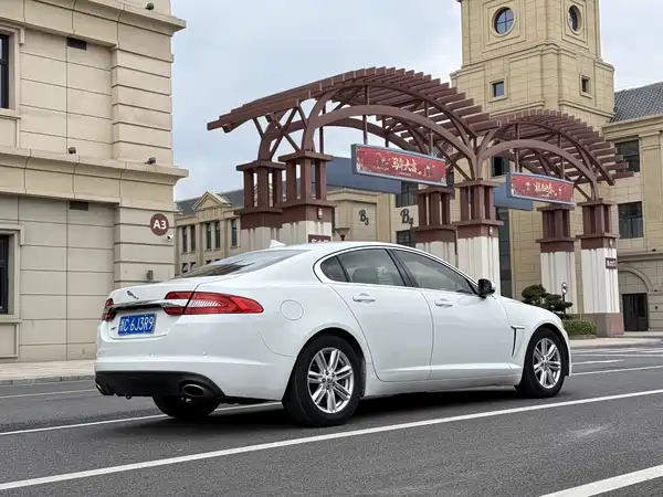 Jaguar XF 2014