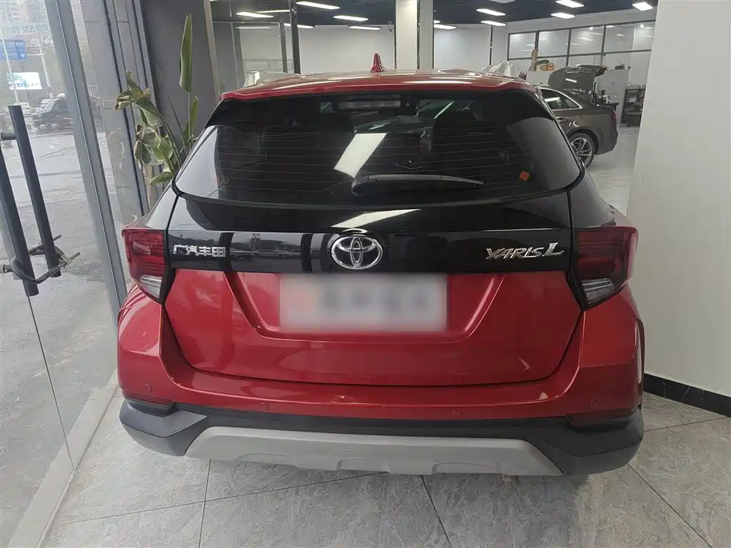 Toyota Yaris L 2020 — фото 8