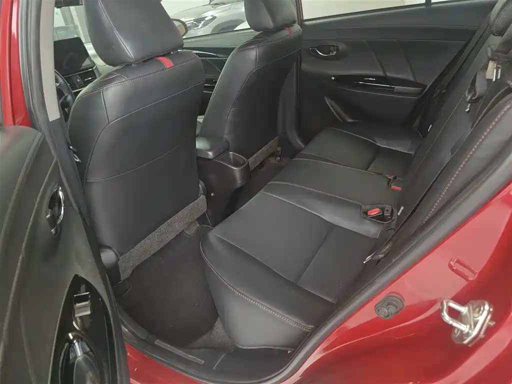 Toyota Yaris L 2020 — фото 14