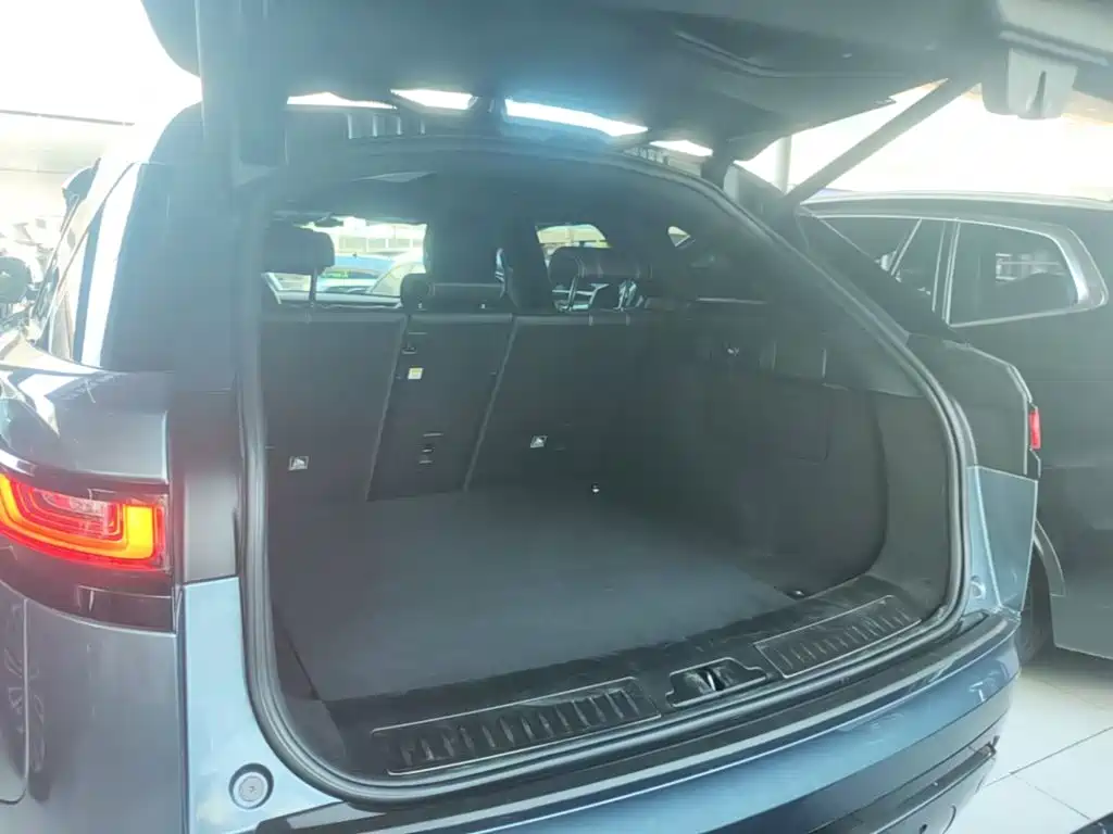 Land Rover Range Rover Velar 2019 — фото 19