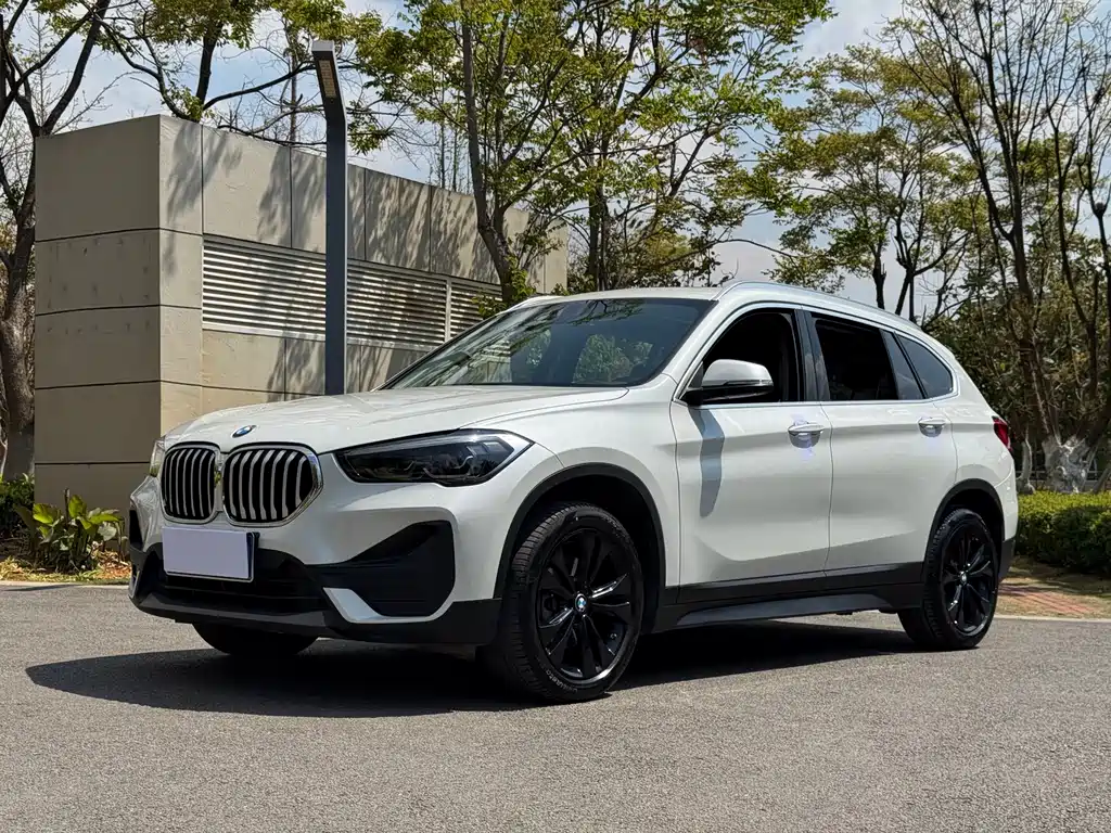 BMW X1 2020 — фото 1