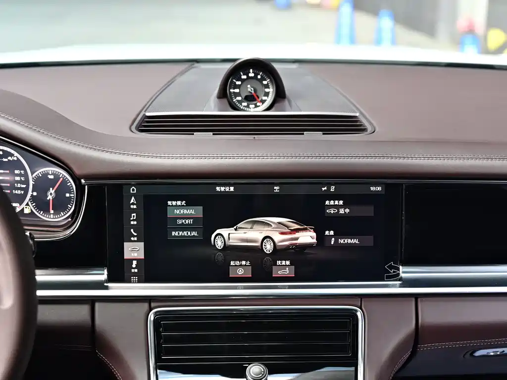 Porsche Panamera 2021 — фото 16