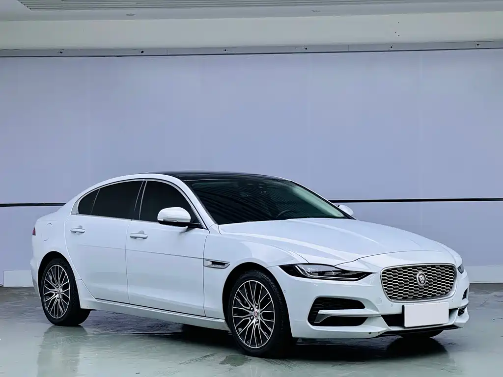 Jaguar XEL 2020 — фото 3