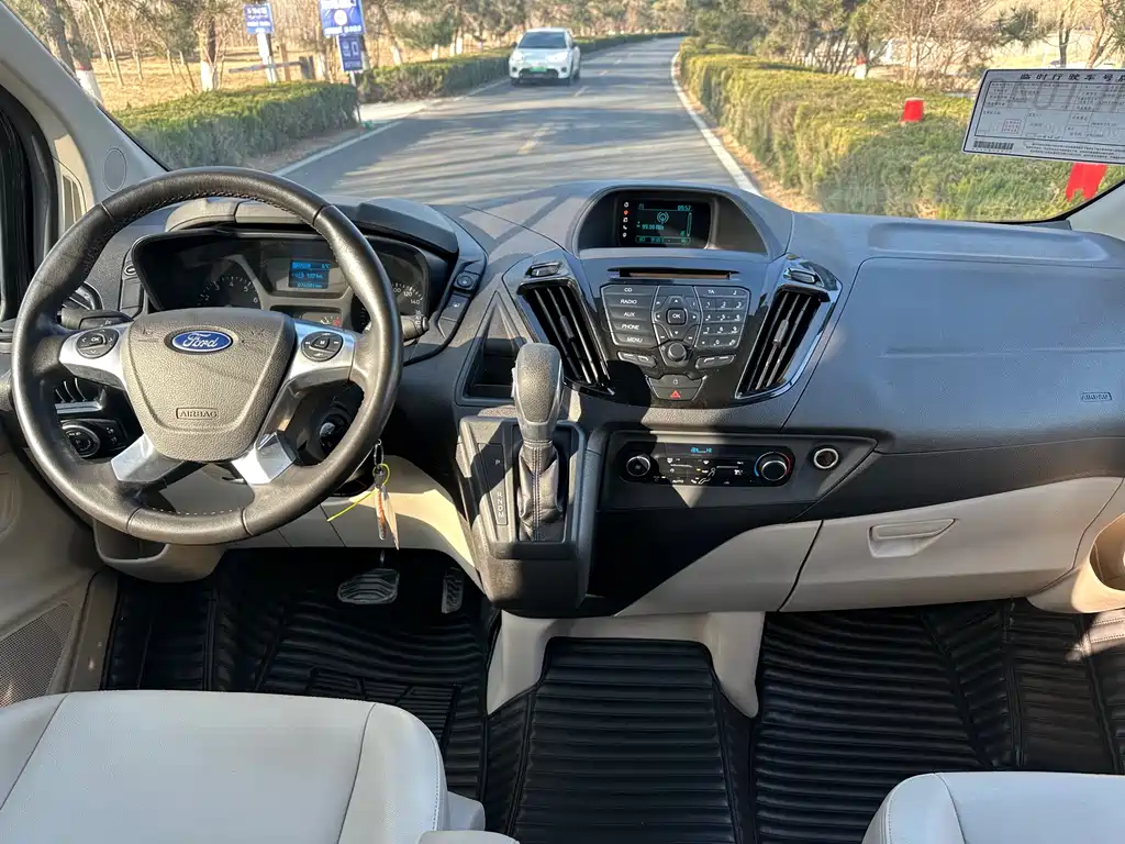 Ford Tourneo 2019 — фото 11