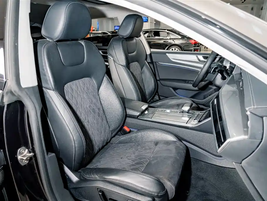 Audi A7L 2023 — фото 20