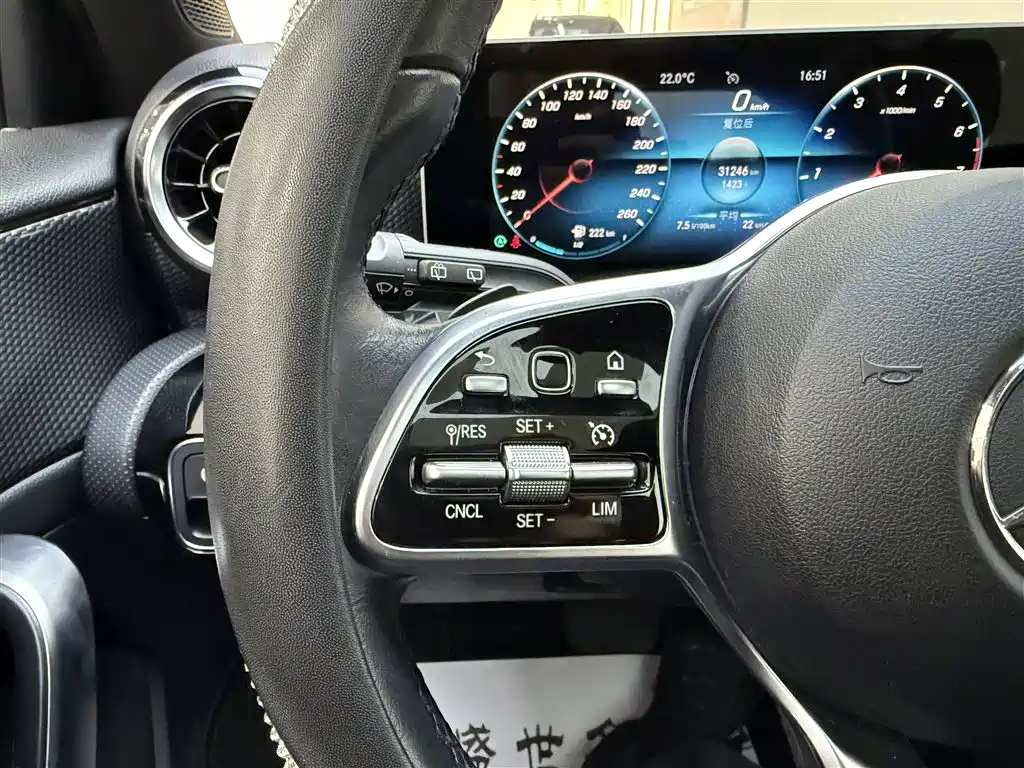 Mercedes-Benz A-Class 2020 — фото 11