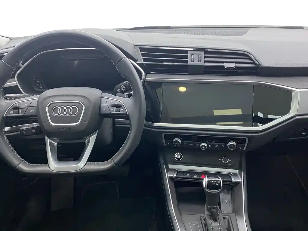 Audi Q3 2023 — фото 11