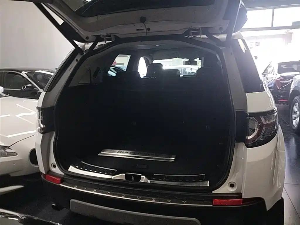 Land Rover Discovery Sport 2016 — фото 19