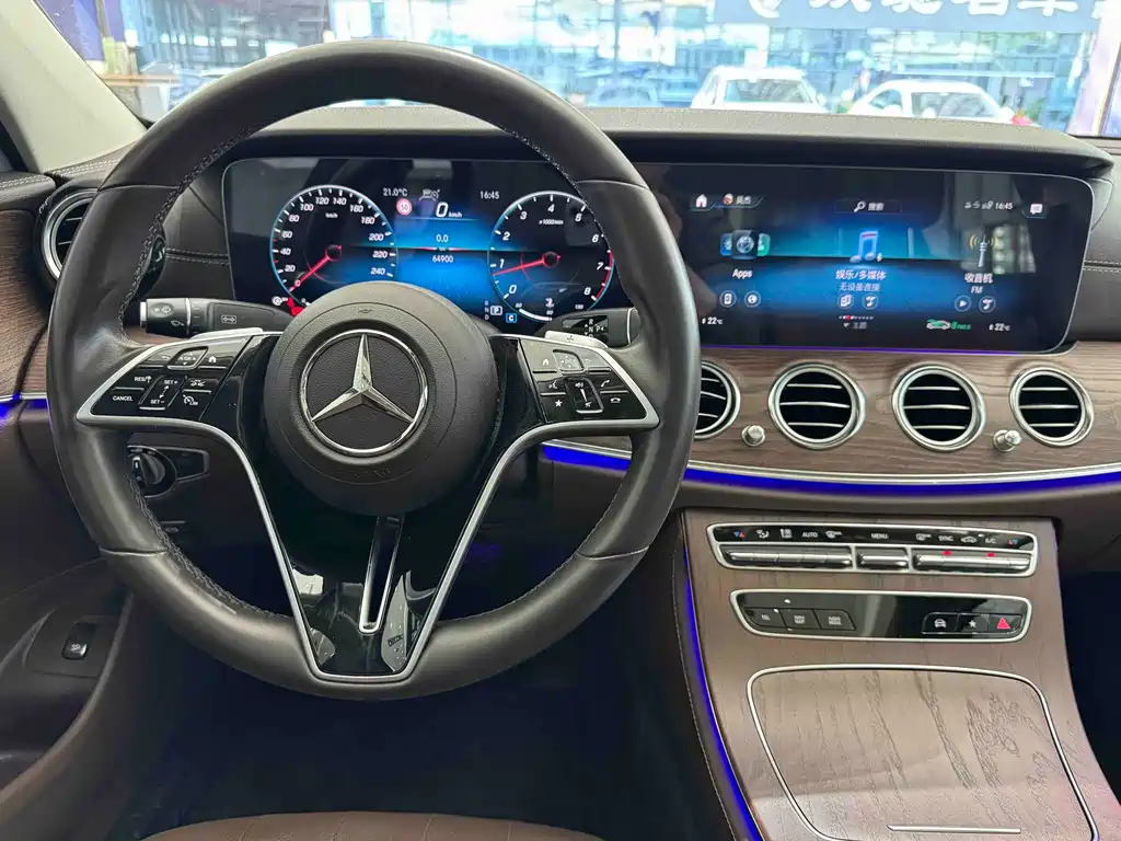 Mercedes-Benz E-Class 2023 — фото 10