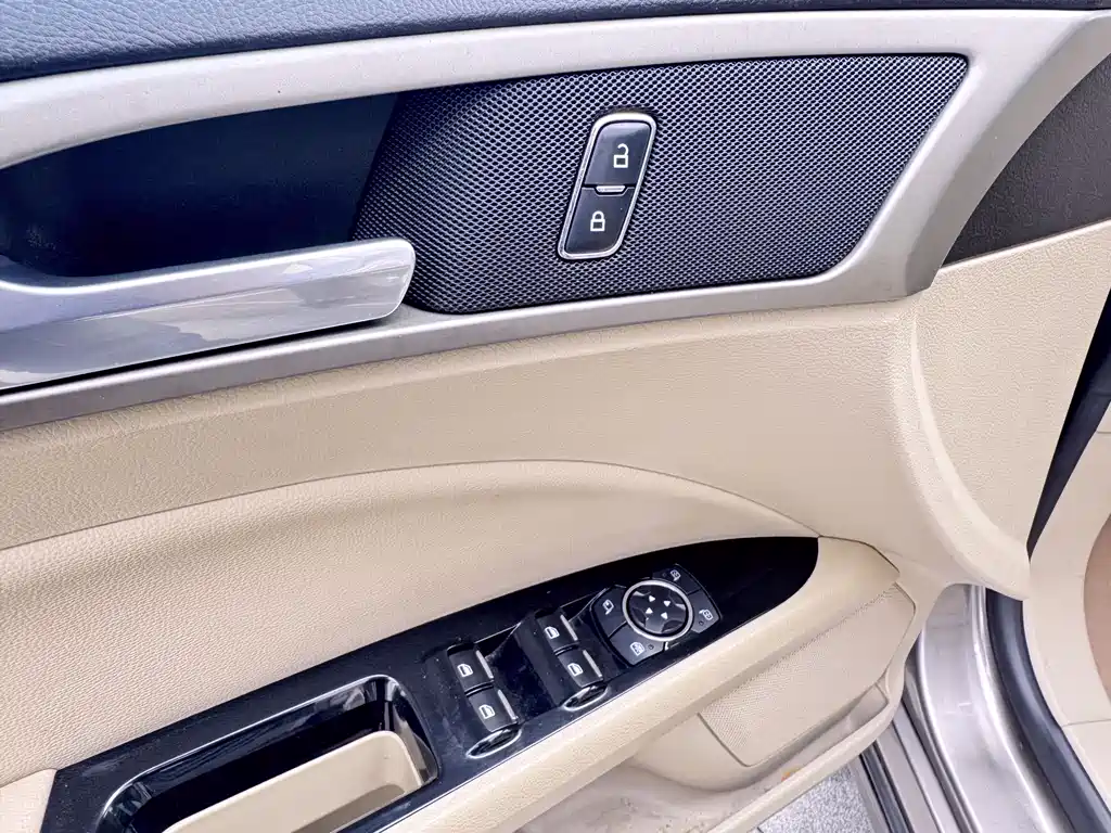 Ford Mondeo 2014 — фото 19