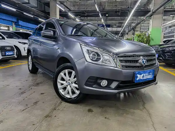Venucia T70 2015