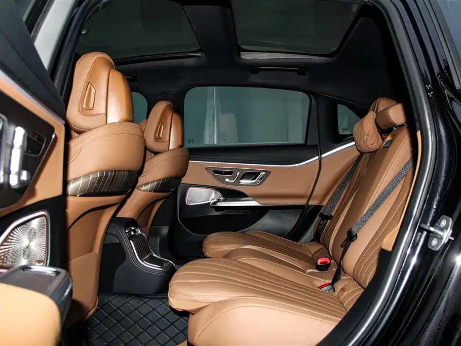 Mercedes-Benz E-Class 2025 — фото 19