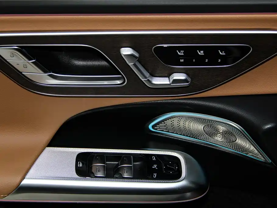 Mercedes-Benz E-Class 2025 — фото 26